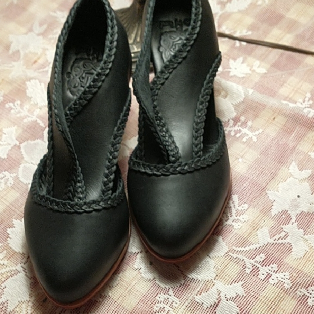 NWOT Bali ELF Spirit Walker black leather ankle shoe handmade leather sz 8